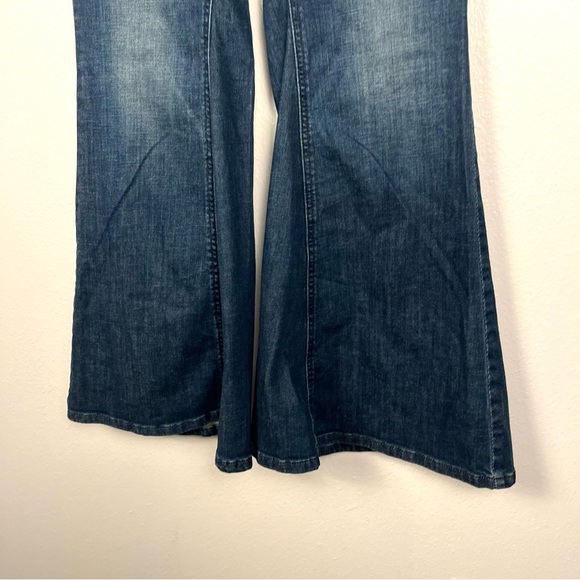 NWT Anthropologie Pilcro Brigette High-Rise Bell Bottom Flare Jeans Size 32/14 - Picture 5 of 7